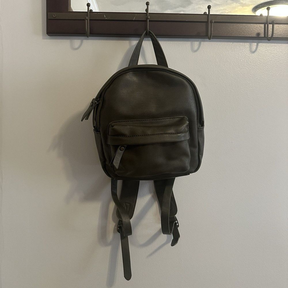Universal Threads Small Army Green Backpack Faux Leather - Picture 3 of 7